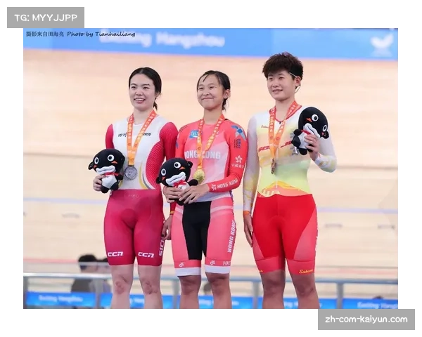场地自行车女子麦迪逊赛四川队刘佳丽郭莉获银牌 最后时刻反超北京