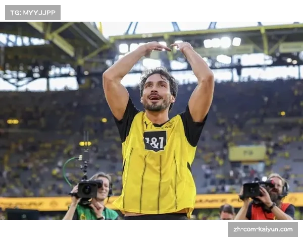 多特三中卫体系显成效 聚勒施洛特贝克胡梅尔斯配合默契